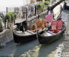 Венеции гондолы